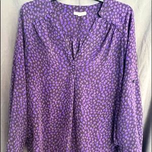 Lightweight purple/black top. Long/half sleeves. V-neck